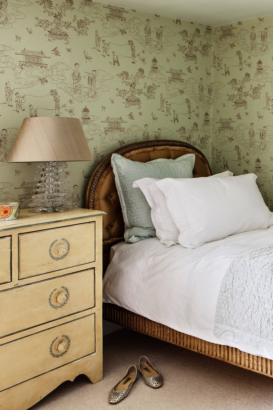 Contemporary Cottage Interior Design, Bedroom